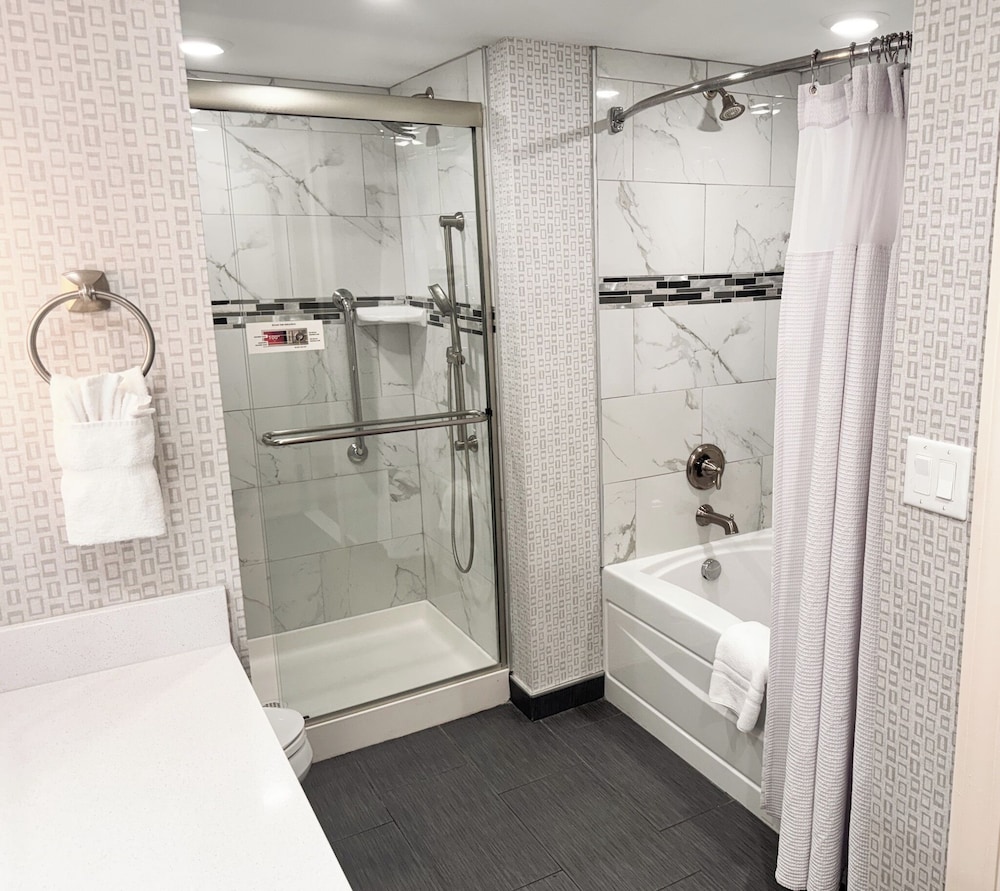 Clayton Plaza Hotel & Extended Stay - photo 17