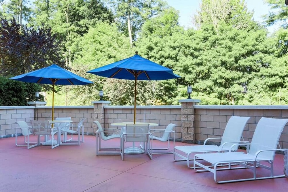 Hampton Inn & Suites Poughkeepsie - photo 52