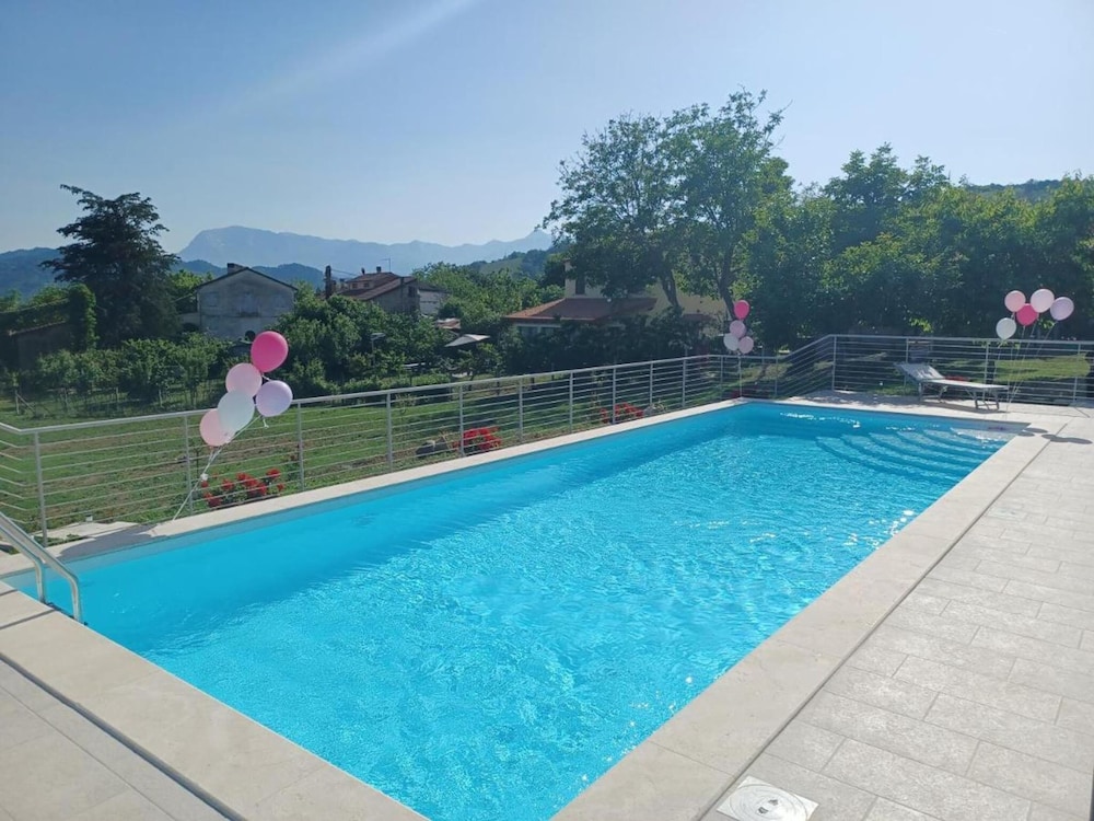 Belvilla by OYO Le Margherite Country House — 4-Star Luxury Hotel in Montefalcone Appennino, Italy