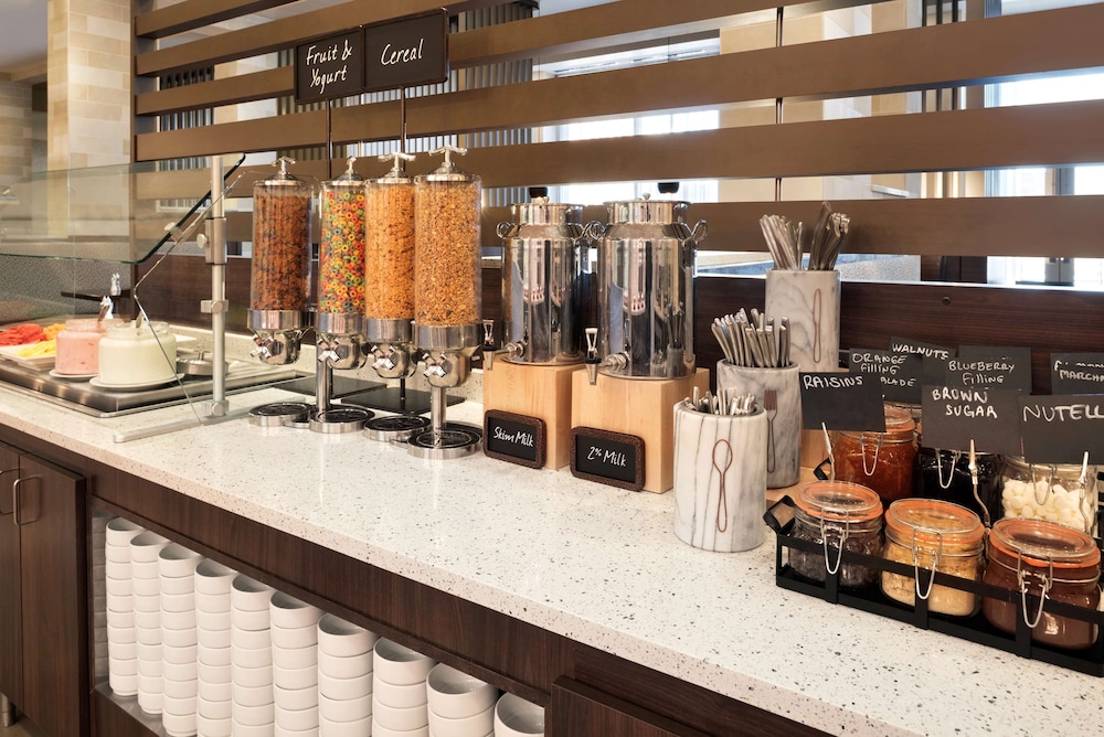 Embassy Suites by Hilton Chicago Naperville - photo 18