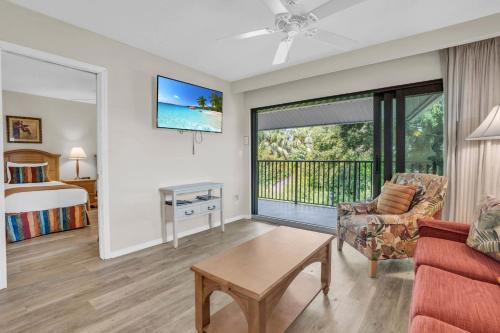 End Unit with Private Views in Naples, United States