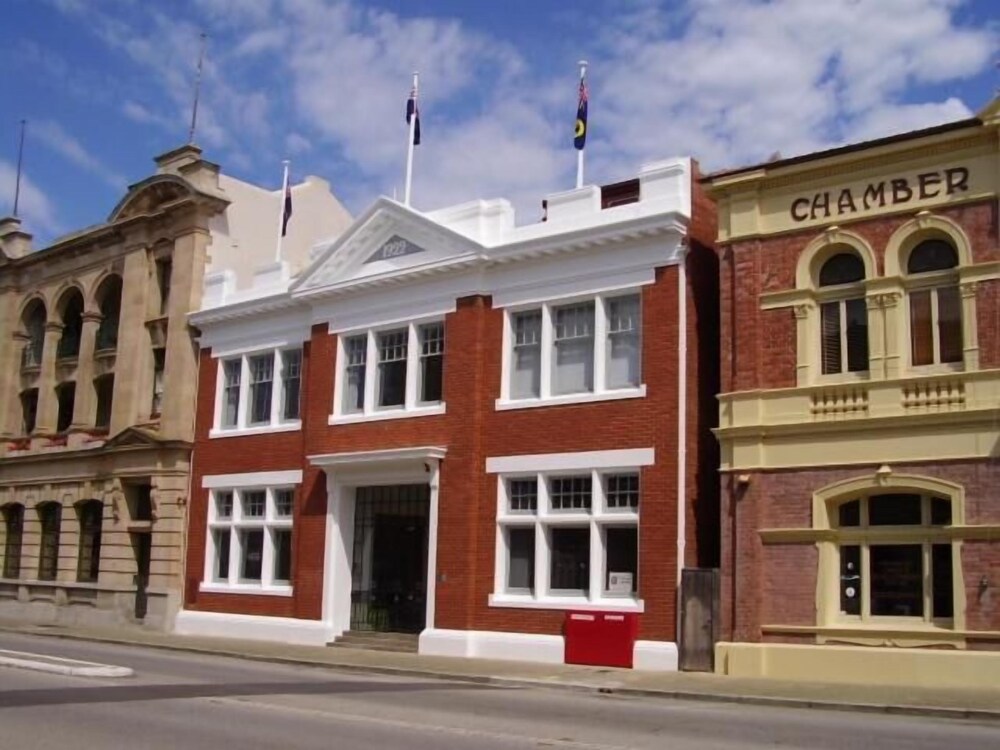 Fremantle Harbourside Apartments — 4-Star Luxury Hotel in Fremantle, Australia