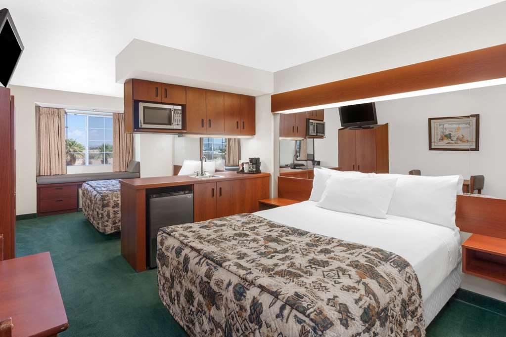Microtel Inn & Suites by Wyndham Wellton - photo 10