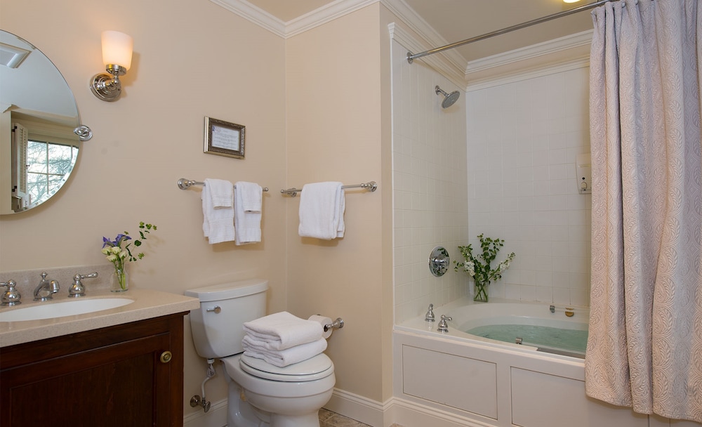 Swift House Inn - photo 88