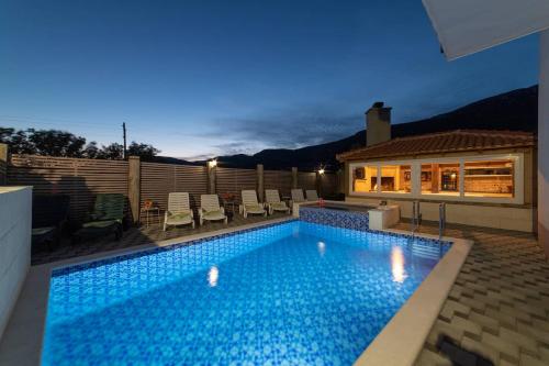 Holiday Home Chester with Heated Pool — 4-Star Luxury Hotel in Trogir, Croatia