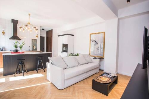 3 Person Apartment By Wehost
