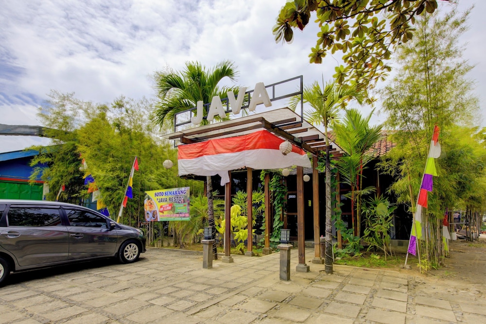 Capital O 3840 Java Hotel & Resto in Cilacap, Indonesia