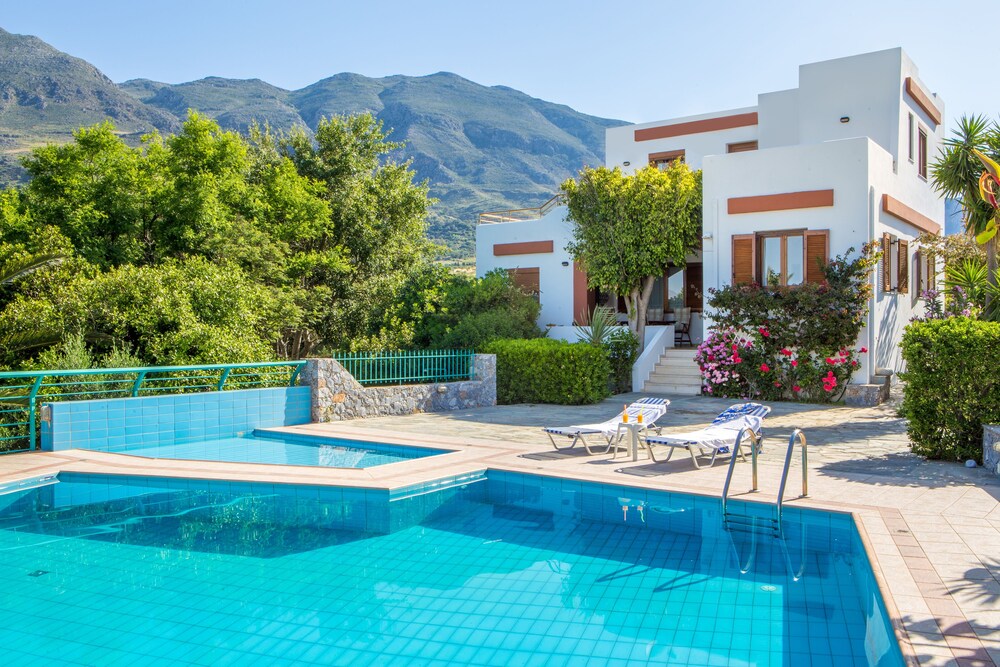 Plakias Villas — 4-Star Luxury Hotel in Agios Vasileios, Greece