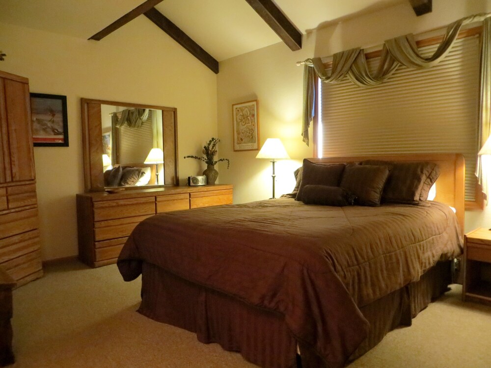 West Elk By Crested Butte Lodging — hotel in Crested Butte