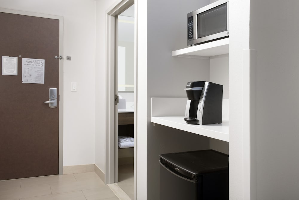 Holiday Inn Express Jacksonville Beach an IHG Hotel - photo 3