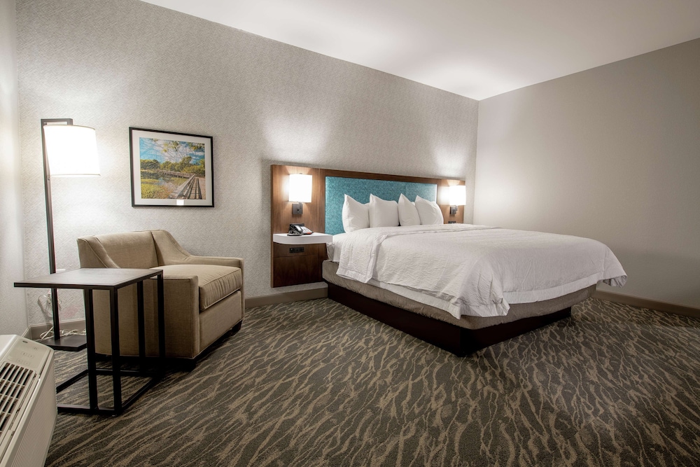 Hampton Inn & Suites Duncanville Dallas - photo 22