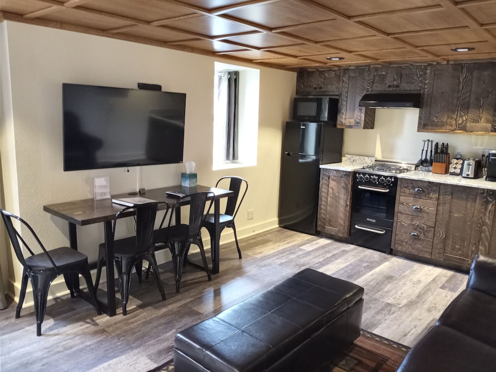 Yellowstone Riverside Cottages - photo 47
