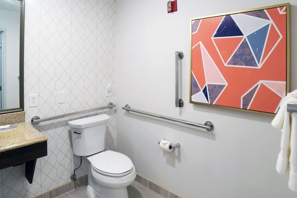 Comfort Inn & Suites NW Milwaukee - photo 31