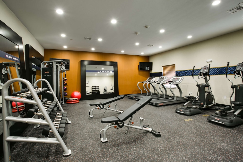 Hampton Inn & Suites Dallas Ft. Worth Airport South - photo 39