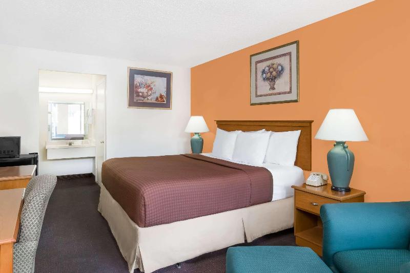Days Inn Christiansburg - photo 11