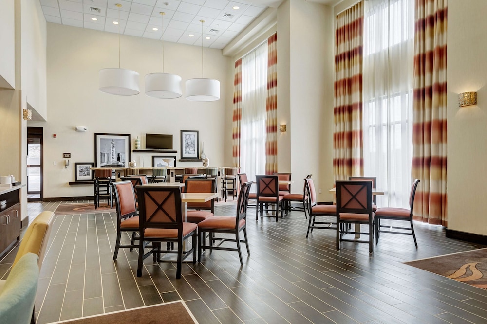 Hampton Inn Poplar Bluff - photo 4