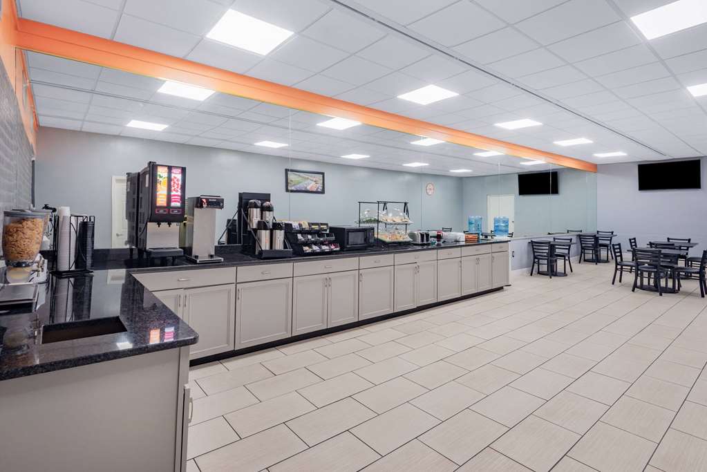 Howard Johnson by Wyndham Staunton - photo 41