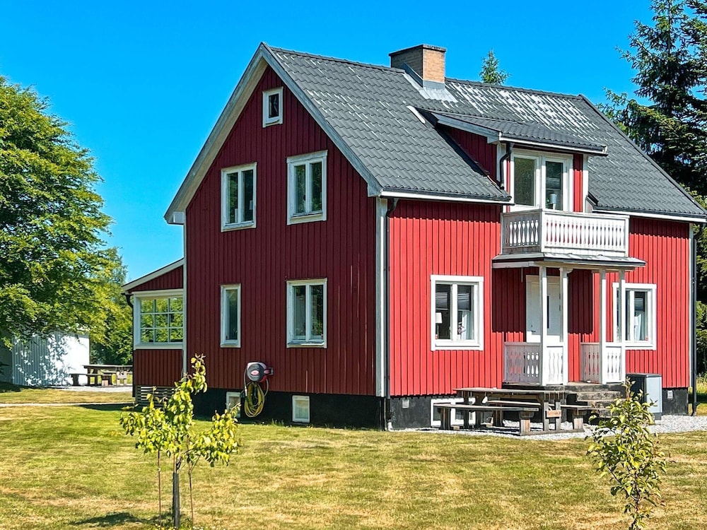 7 person holiday home in LJUNG — 4-Star Luxury Hotel in Herrljunga, Sweden