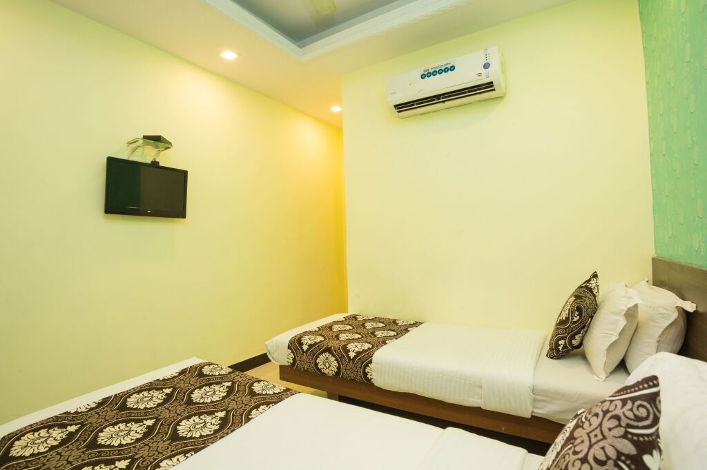 OYO 7062 Amana Suites