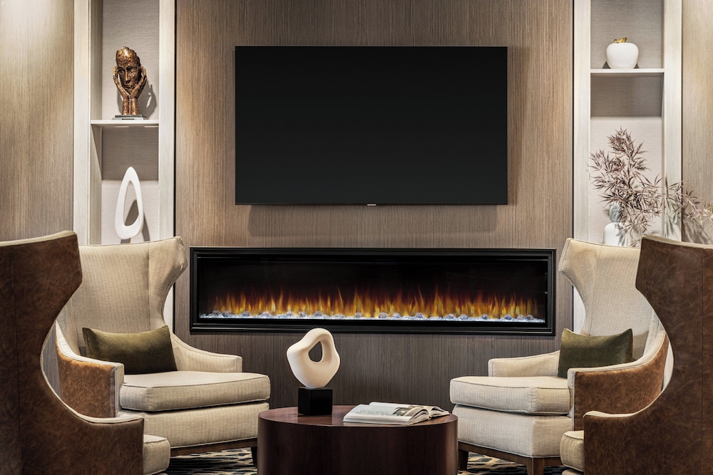 Crowne Plaza Edison by IHG - photo 32