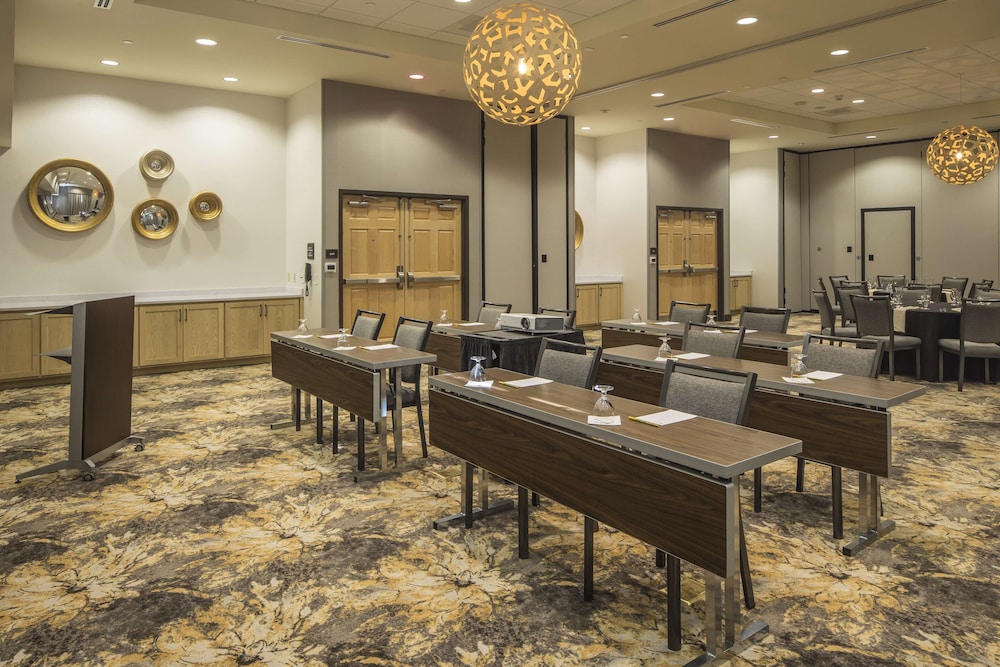 Hilton Garden Inn Pittsburgh Airport - photo 29