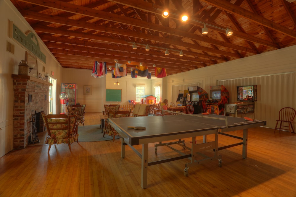 Spruce Point Inn - photo 40