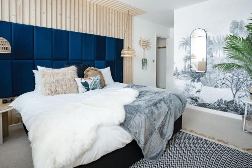 2 bed near Gloucester & Cotswolds 2x parking desk fibre arcade — 4-Star Luxury Hotel in Gloucester, United Kingdom
