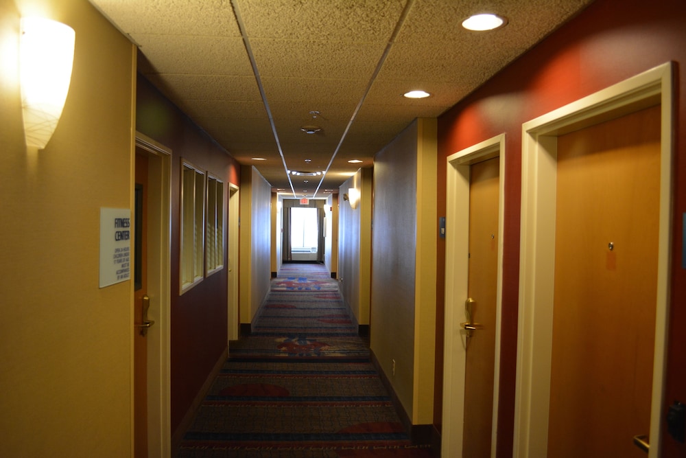 Holiday Inn Express & Suites Lancaster by IHG - photo 85