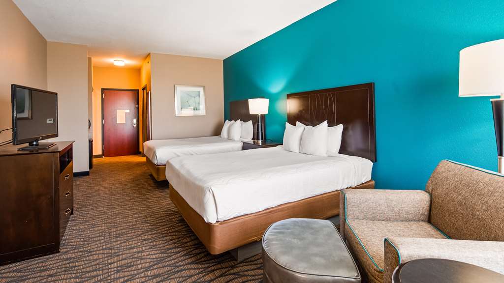 Best Western Plus Hiawatha Hotel - photo 4