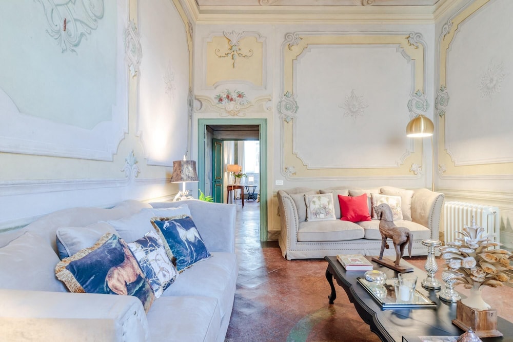 Casa Penelope — 4-Star Luxury Hotel in Lucca, Italy