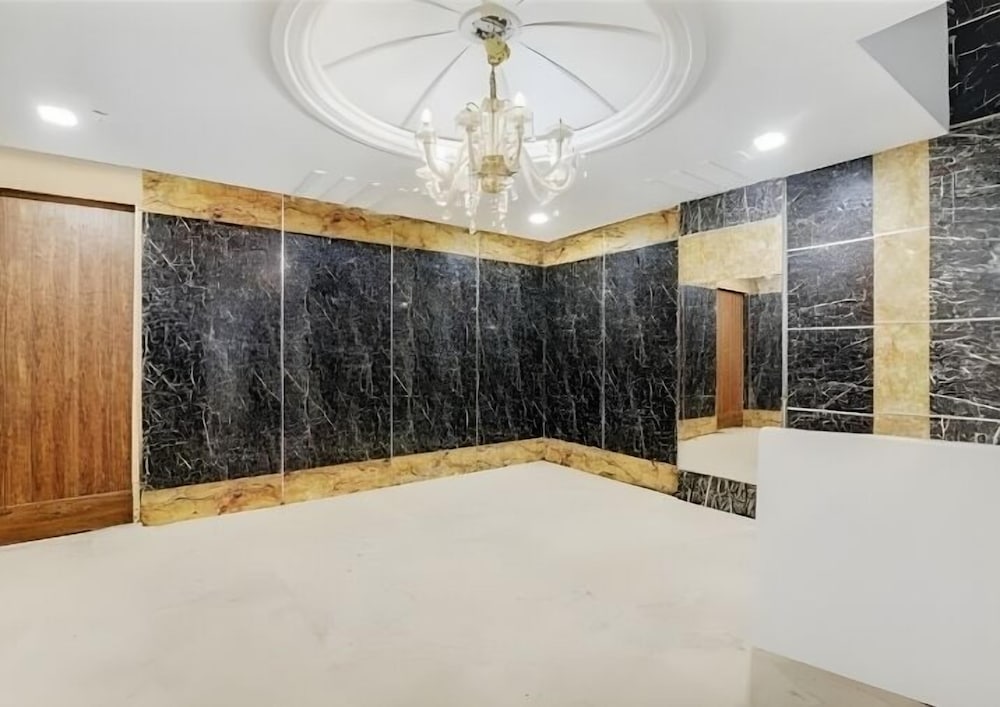 Hotel Vishwanath Palace — hotel in Misrikh