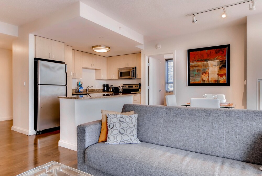 Global Luxury Suites at China Town - photo 13