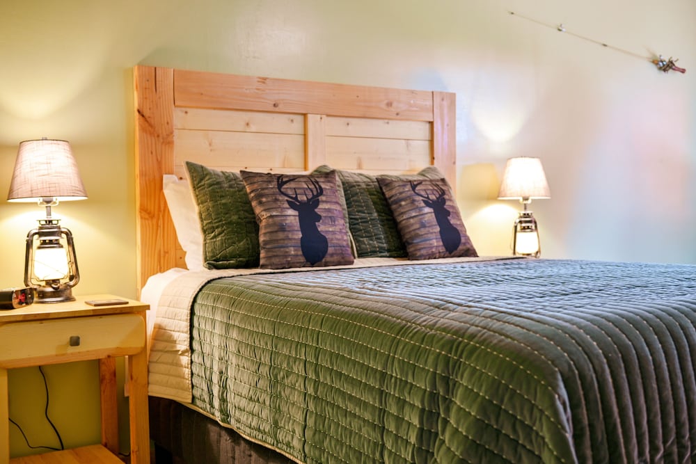Rusty Buck Inn - photo 13