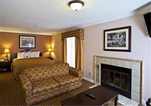 Quality Suites Anaheim Stadium - photo 6