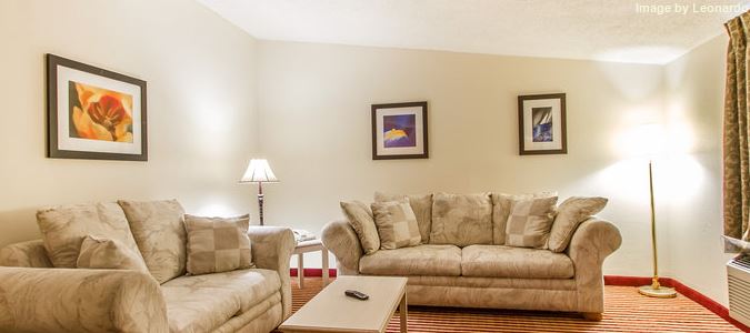 Econo Lodge Bloomington - photo 32