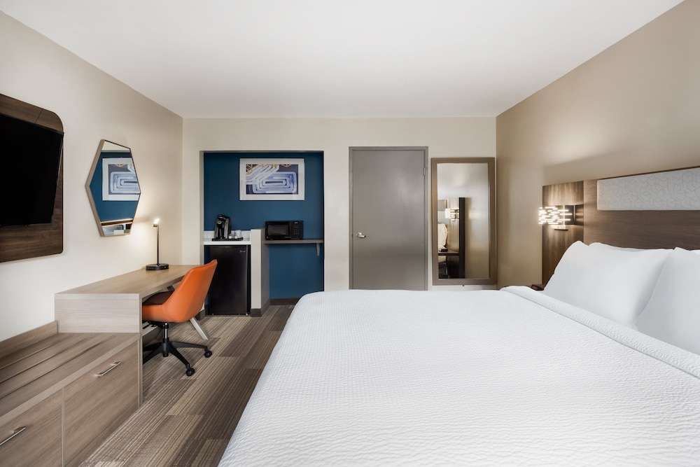 Holiday Inn Express Simi Valley by IHG - photo 21