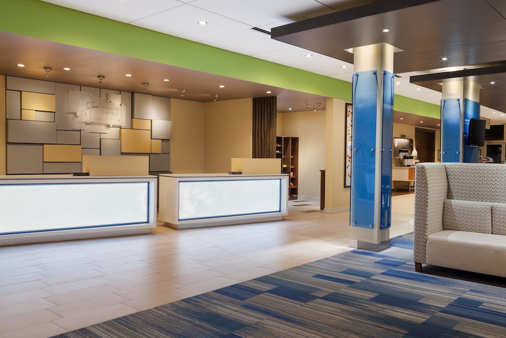 Holiday Inn Express & Suites Edinburg McAllen Area by IHG - photo 3