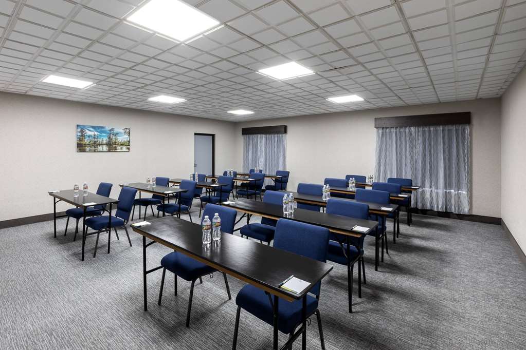 Wingate by Wyndham Sulphur Near Lake Charles - photo 40