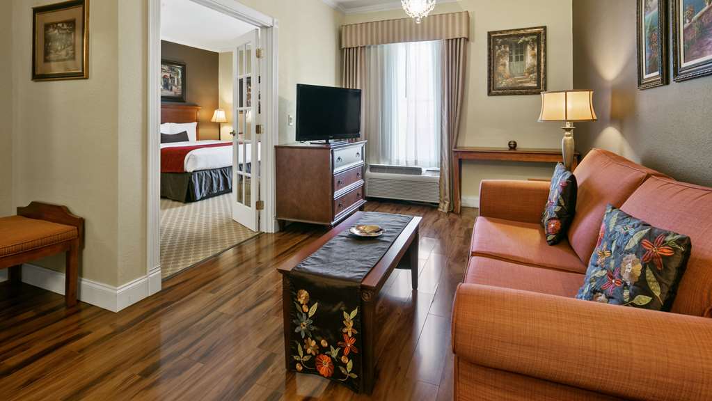 Best Western Plus Georgetown Inn & Suites - photo 10
