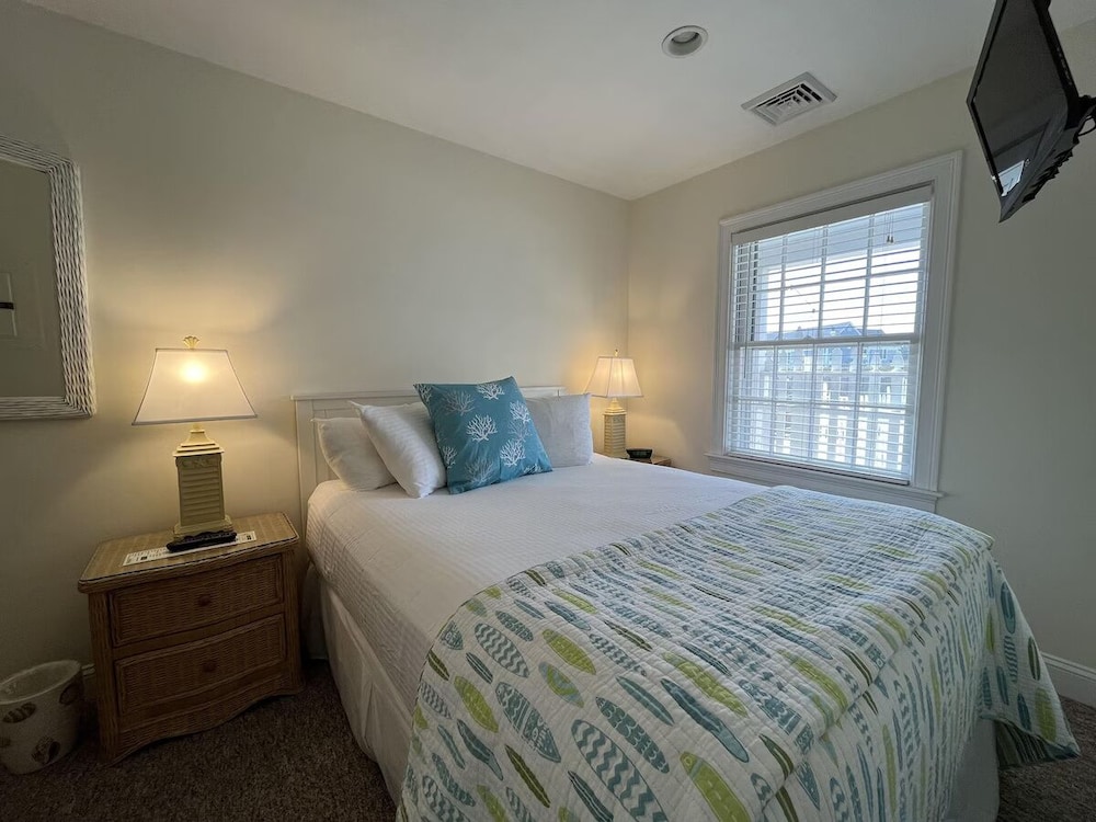 Beach Breeze Inn - photo 13