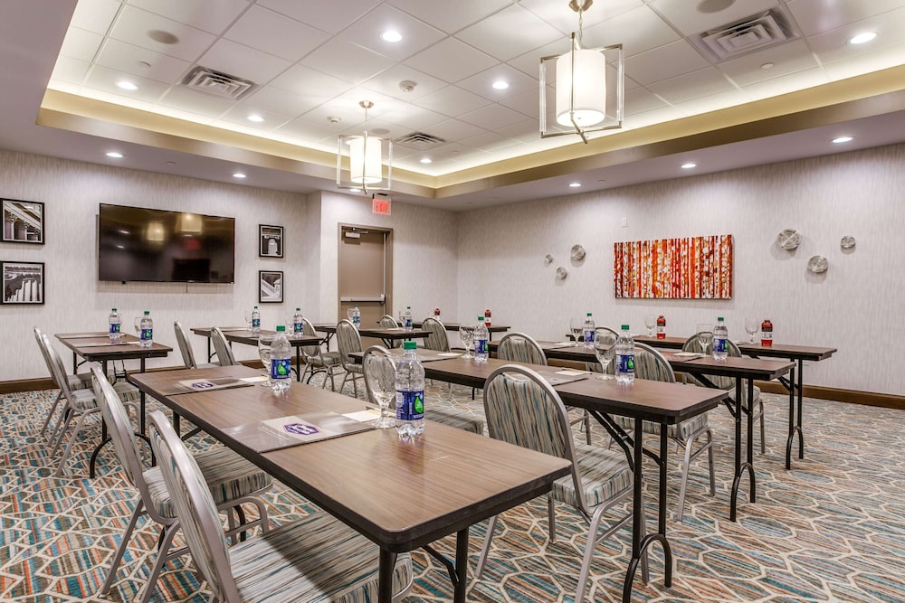 Hampton Inn & Suites North Dallas Central Expy - photo 37