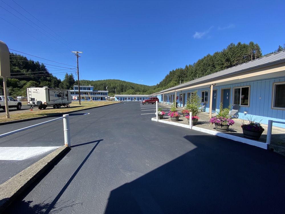 Winchester Bay Inn - photo 36