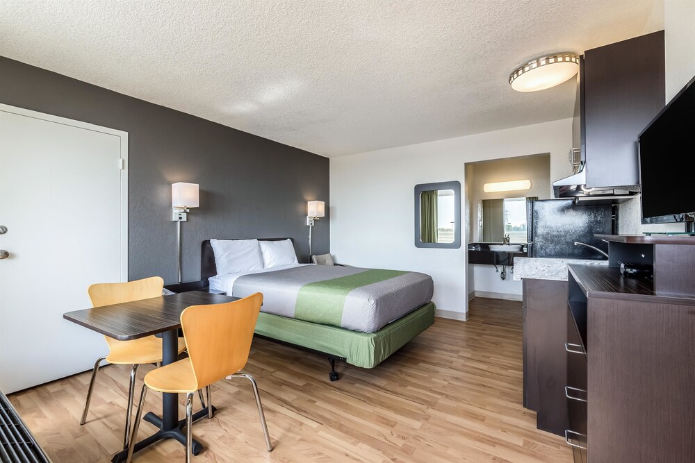 Studio 6 Pekin Il - photo 4