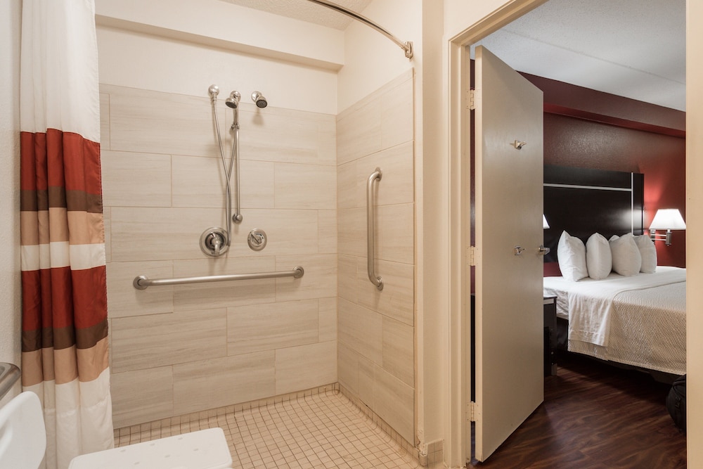 Red Roof Inn Chattanooga Hamilton Place - photo 15