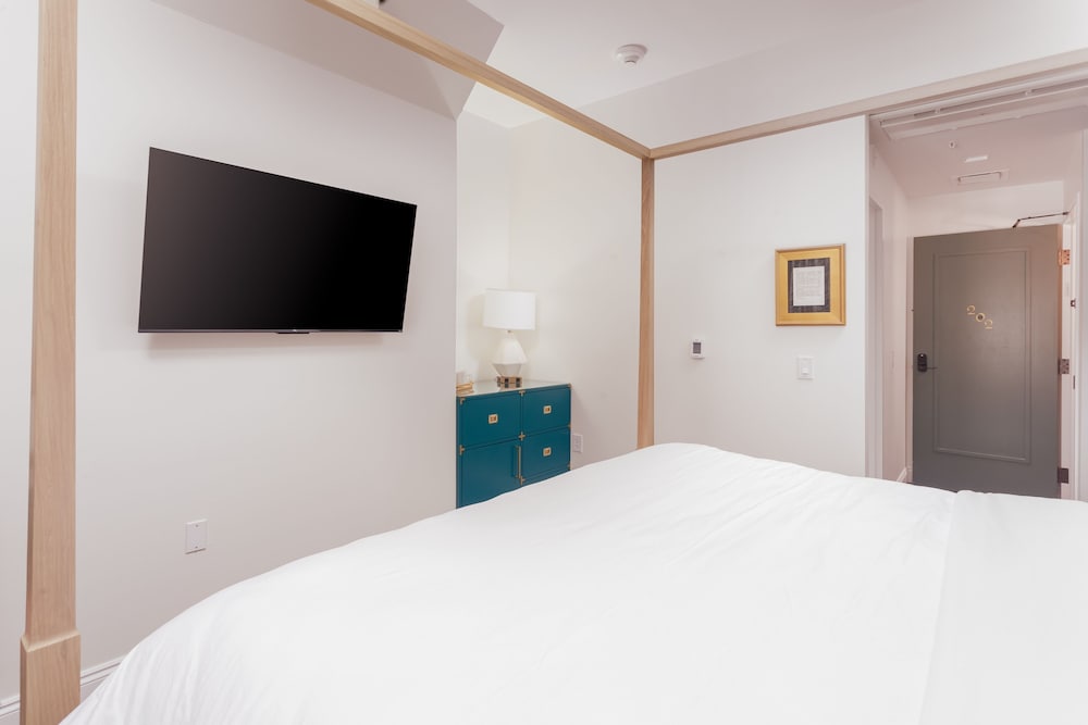 Lily Hall A Boutique Hotel - photo 10
