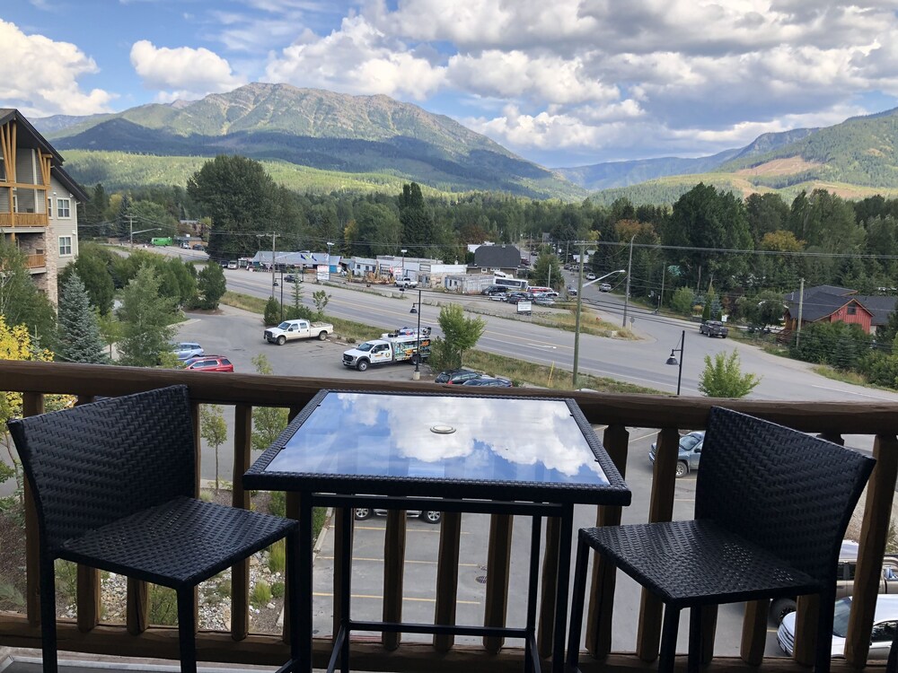 Silver Rock FernieDirect — 4-Star Luxury Hotel in Fernie, Canada