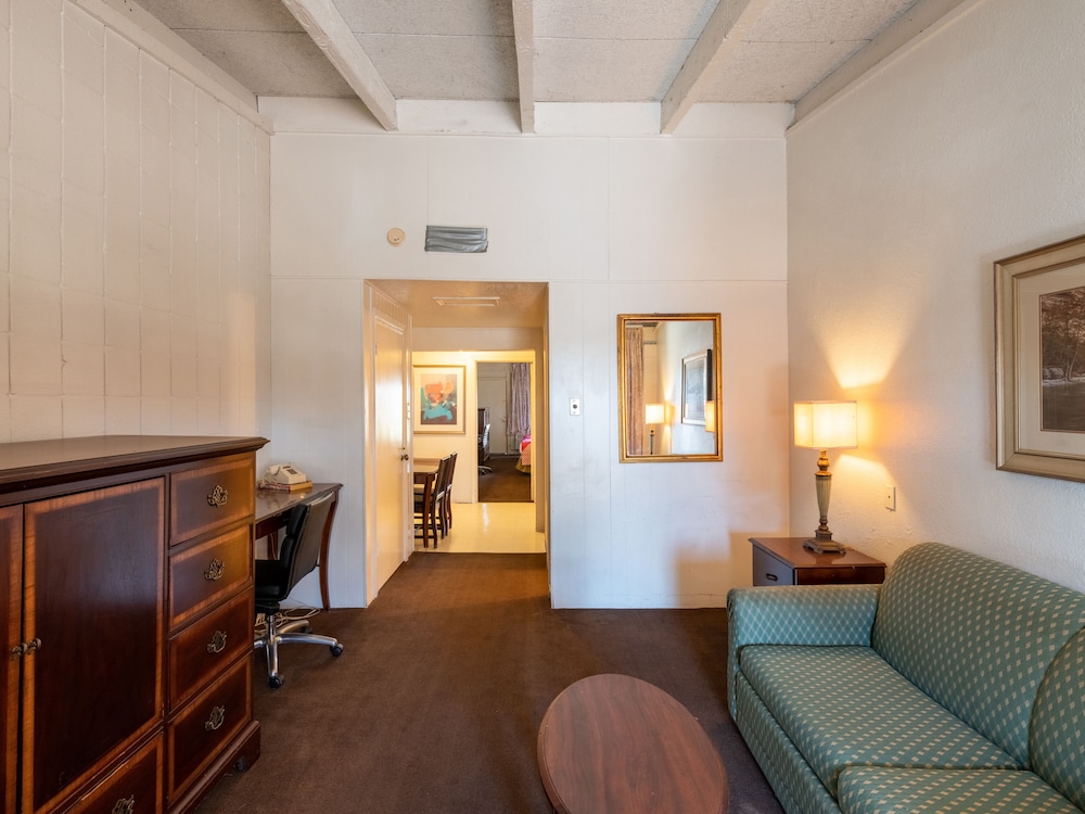 Hotel Bay City TX 35 - photo 3
