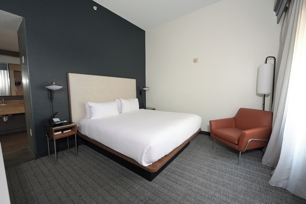 Courtyard by Marriott Albany - photo 9