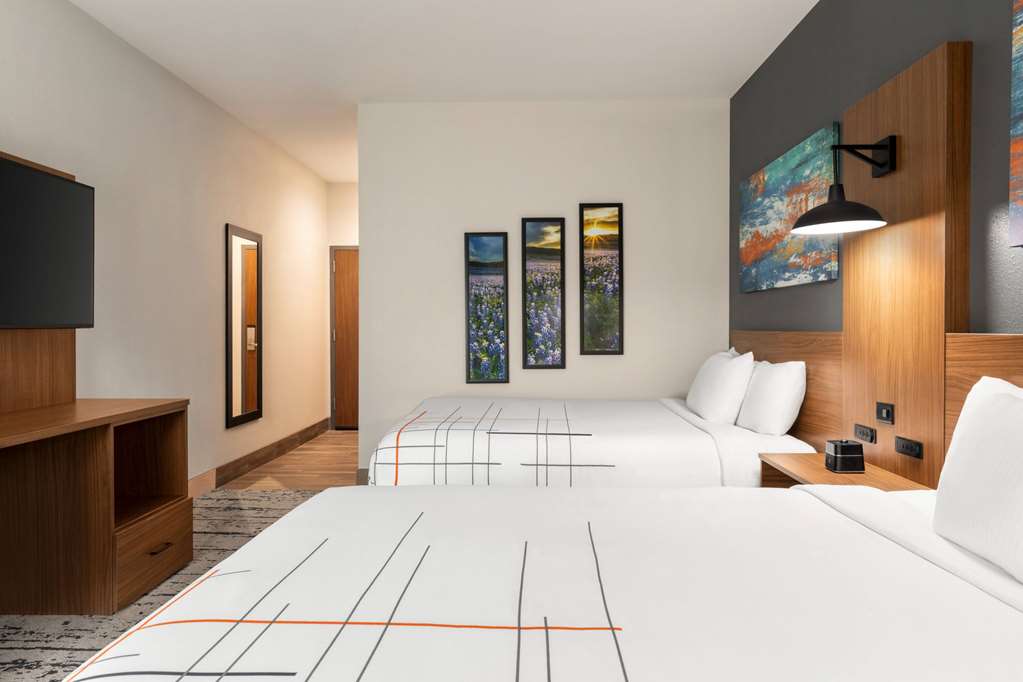 La Quinta Inn & Suites by Wyndham Austin South - photo 13
