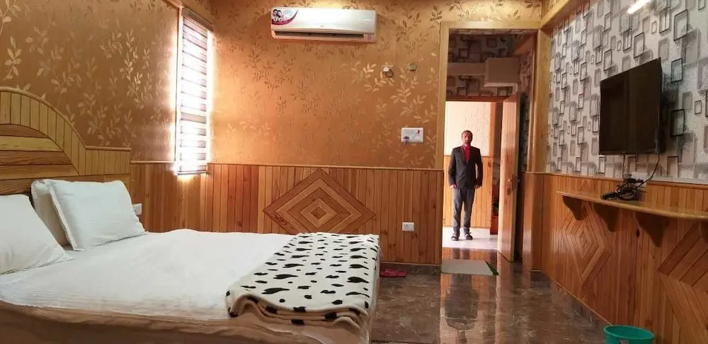 Hotel Mall Palace in Pithoragarh, India